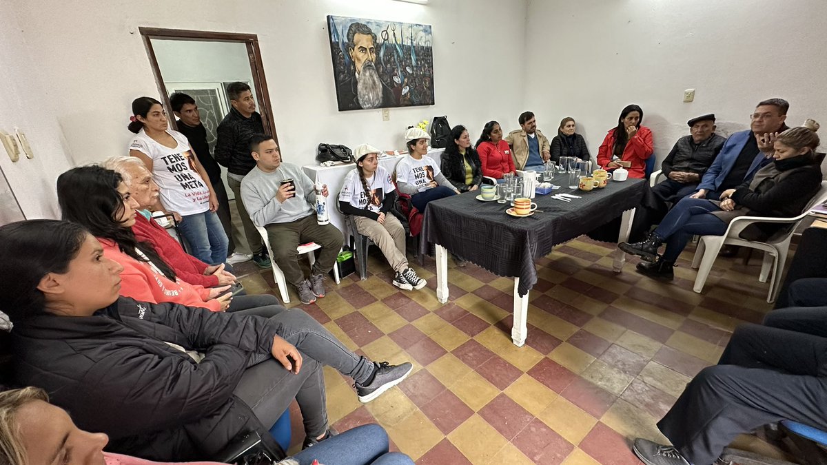 ArielGarciaUCR's tweet photo. 📍Ahora, con #IvannaSalvatierra y #VerónicaOcampo junto a un gran equipo que el próximo #14DeMayo va a transformar la realidad de los vecinos y vecinas de #Famaillá

🙌 #JuntosSomosMejores
#RobertoSanchezGobernador https://t.co/iYXA01NMA5