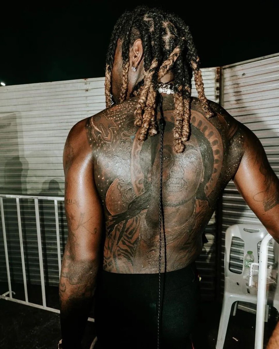 bouncenetworks's tweet image. . #offset gets a new tattoo in memory of #takeoff. #riptakeoff 🕊