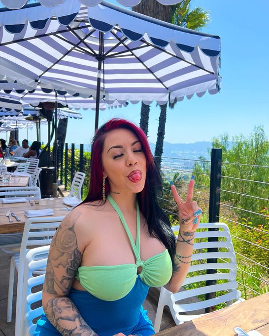 Brunch date w/ my family 🥰🥂🍛 https://t.co/HadqXthnUE