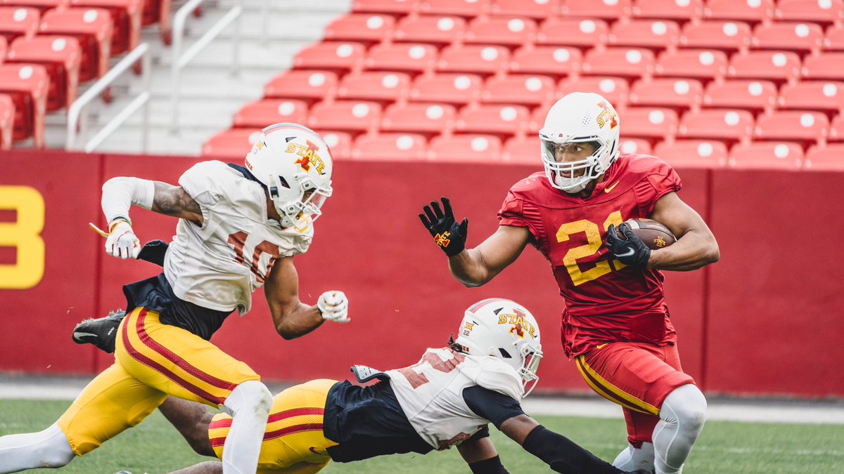 CycloneFB's tweet photo. Weekend work. 

🌪️🚨🌪️ https://t.co/QGCfDAdNH0