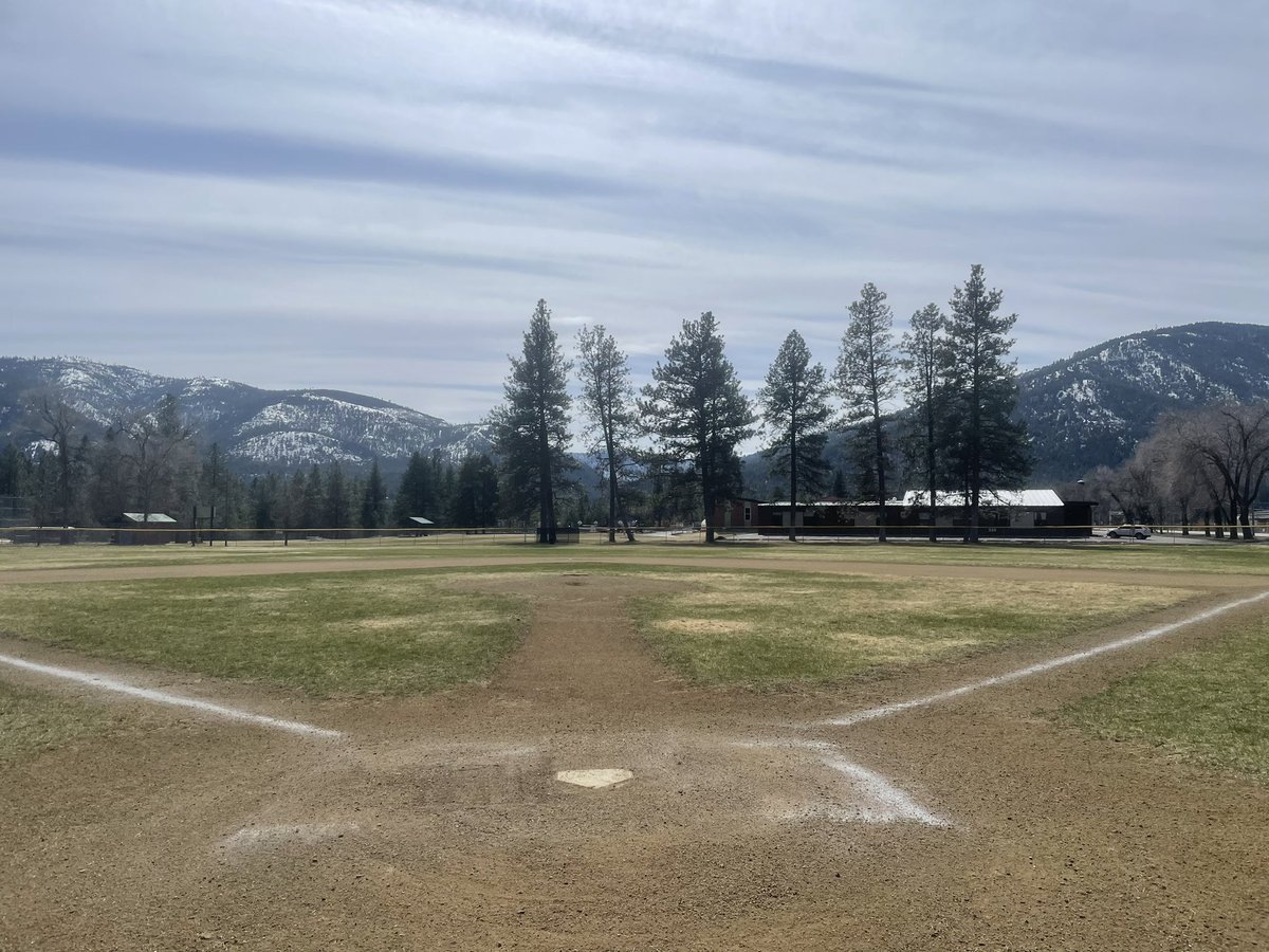 UMGrizBaseball's tweet photo. Fun at Kelly Pine today! 

@WeberBaseball20 took game 1 14-4

#GrizBaseball walked out of game 2 with a final score of 8-6!!

We look to take the series tomorrow at 10 AM! 

#GrizWin #UMsBestKeptSecret https://t.co/6BGGKeGAzB