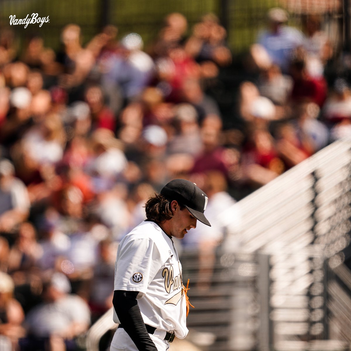Reilly in relief &gt;&gt;

4 IP
1 H 
0 R
6 K

#VandyBoys | #AnchorDown