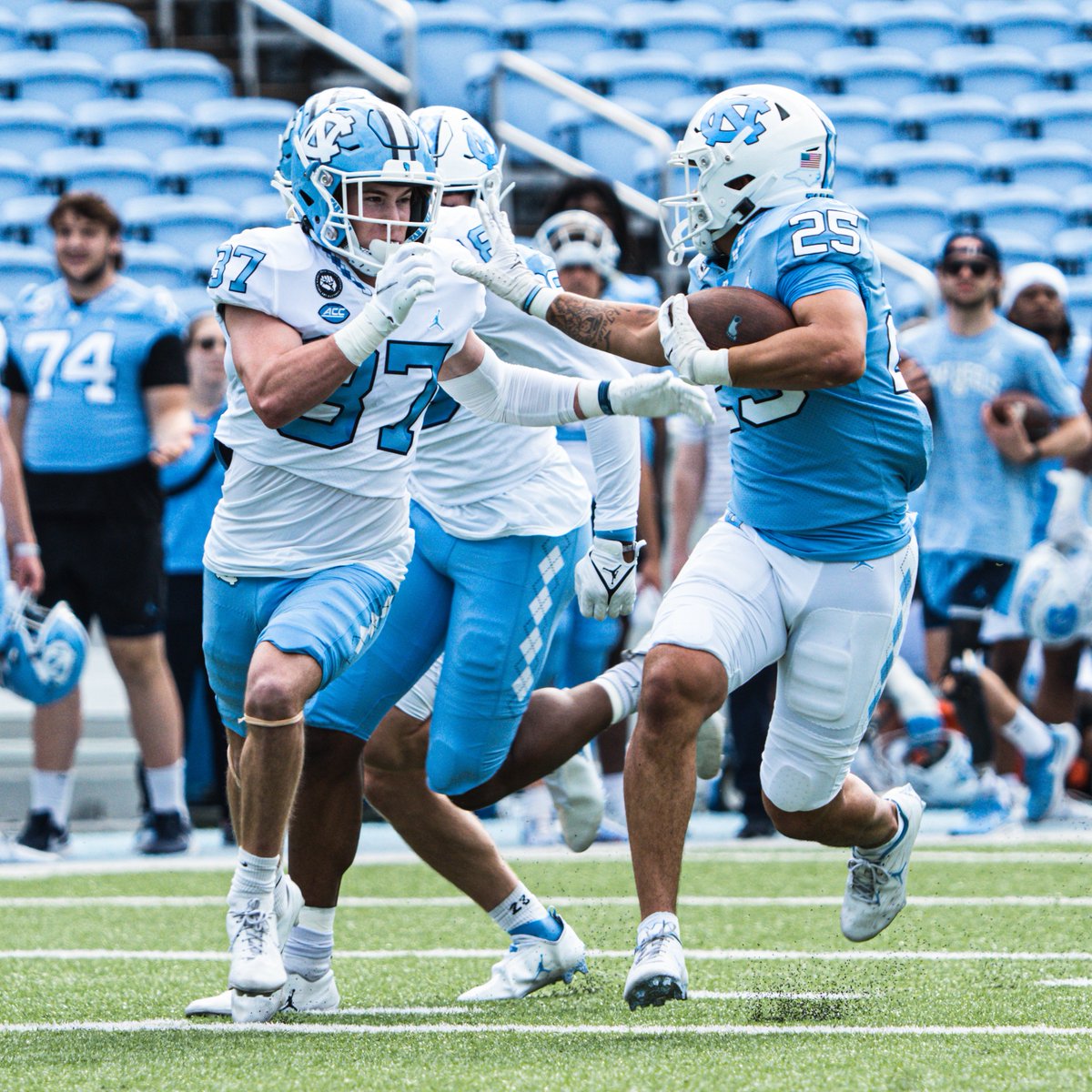 Carolina Football tweet media