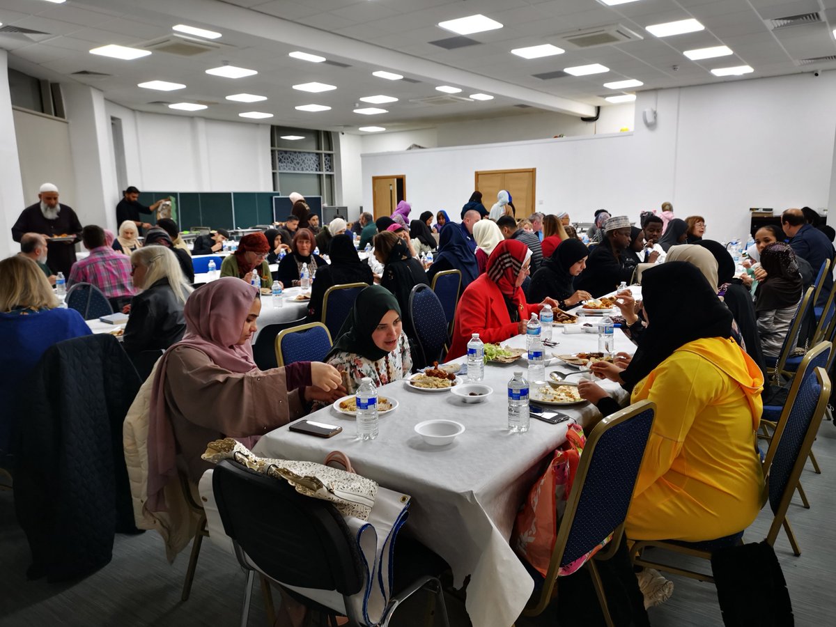 🌛A special @MACFESTUK iftar tonight at the wonderful @KhizraMosque #CheethamHill breaking fast with the whole community sharing insights into the Holy month of Ramadan. An informative (and delicious!) evening. #macfest23 #spreadhoneynothate