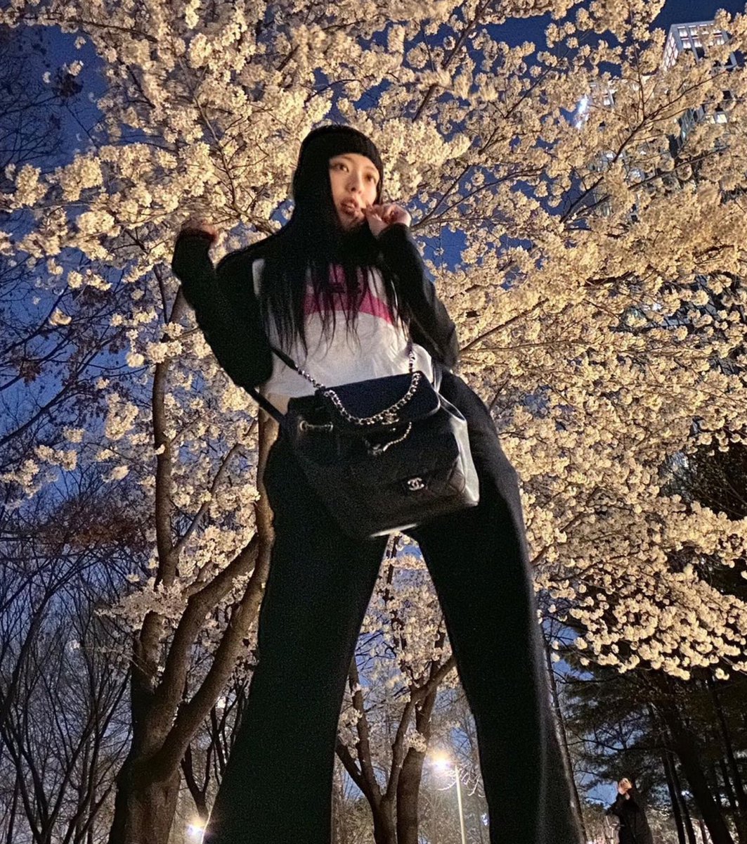 HOBIYUNA's tweet photo. spring day with 🐰🐿️ https://t.co/C79CsmRIuB