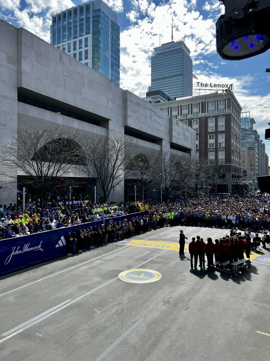 bostonmarathon's tweet image. Ten years on from April 15, 2013, we reflect, remember, and dedicate our finish line on Boylston Street 💙💛 #oneBOSTON #oneBOSTONDay