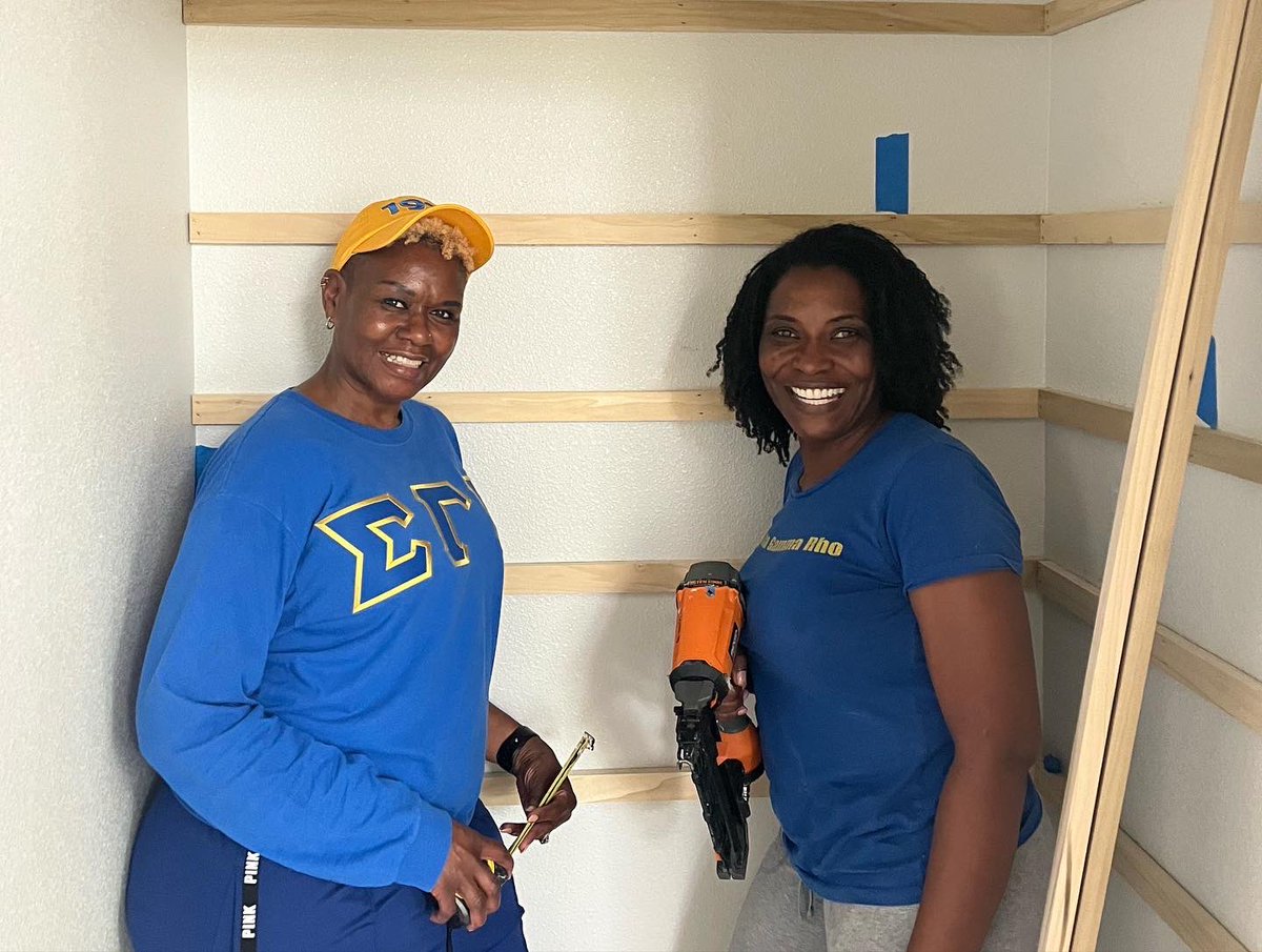 NHSChapterSgrho's tweet photo. Habitat for Humanity’s vision is to create a world where everyone has a place to live. Today, the Nu Eta Sigma Chapter volunteered on the New Braunfels build site alongside Habitat’s staff & volunteers.
#SGHRO #SigmaSWR #NeverUnderEstimatedNHΣPoodles #PuttingSchertzOnTheMap https://t.co/CIeO8yucMV