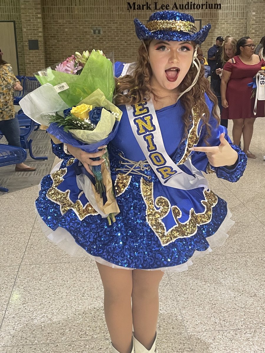 LC_Sweethearts's tweet photo. SENIOR SPOTLIGHT!!!
Emma Guinaugh 💝

COLLEGE/PLANS AFTER GRAD: traveling with friends to niagara falls and attending UNT!🌊🌊
MAJOR: Marketing and Economics💸💸
FAVORITE DANCE: baby year pom🪩
FAVORITE MEMORY: getting sweetheart of the week on my senior hoco night💗💗 https://t.co/1Akk2Luebp