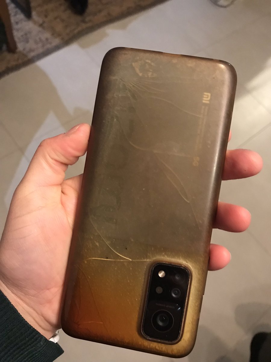 nomanispudding's tweet image. Si tu as été plaqué par les CRS cet après-midi à Ste Anne, j’ai récupéré ton téléphone. Je ne sais pas où ils t’ont emmené. Fais-moi signe. #Rennes