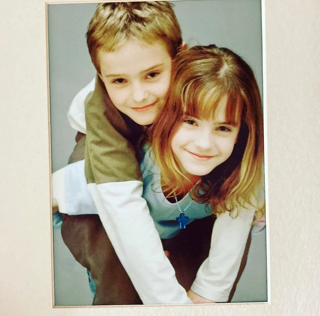 I'm literally crying, how someone can be SO ADORABLE PLEASE 🥹🥹 
This little girl is 33 now, I love her so so much  #EmmaWatson
