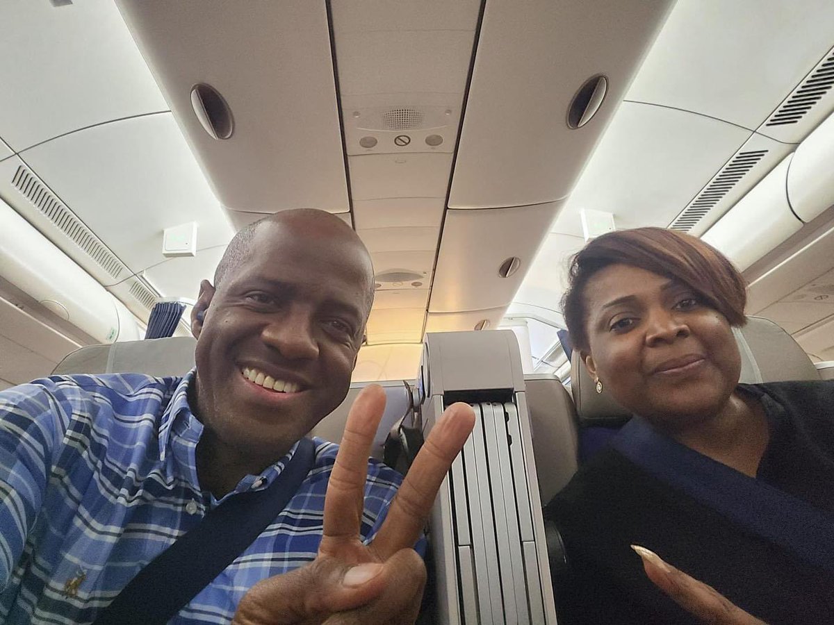 YCastanou's tweet photo. En route pour Paris via Bruxelles après une semaine de feu et de gloire à Yaoundé 🙌🏽🙌🏽🙌🏽🔥🔥🔥🔥 Merci Seigneur pour ta gloire qui sera visible au Cameroun 🙇🏽‍♂️🙇🏽‍♂️🙇🏽‍♂️ RDV demain à 9h00 pour notre culte en direct de la Cité Royale 🔥

#yaounde #cameroun https://t.co/yd2DCZJ9Fu