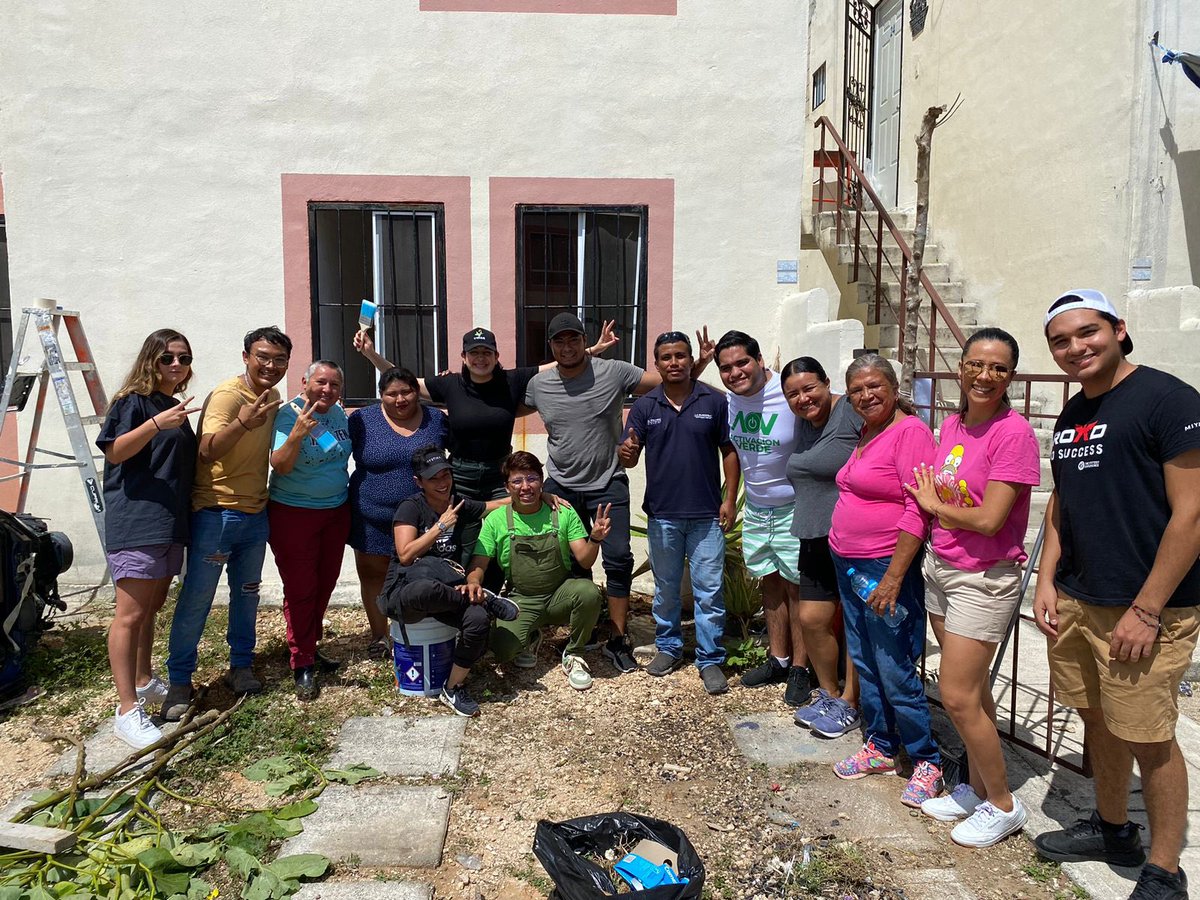 estefaniamerkdo's tweet photo. Los voluntarios no necesariamente tienen el tiempo; simplemente tienen el corazón 💚 #elizabethandrew @casitaverdepdc #villasdelsol https://t.co/S67BUtKBrW