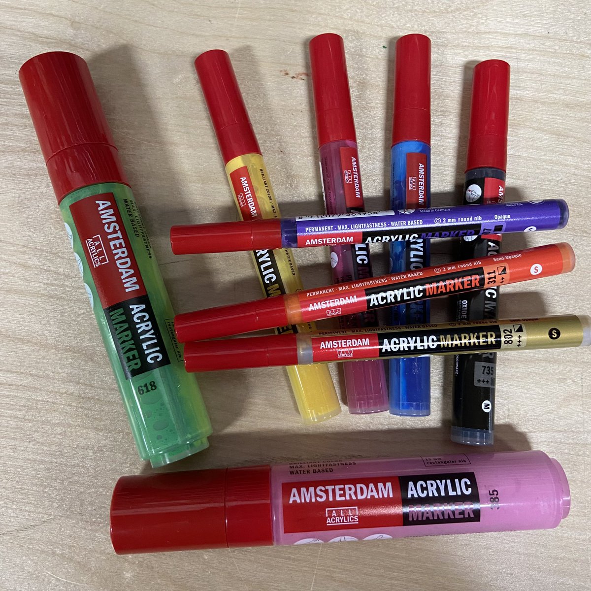 RawMaterials's tweet photo. 📢 Amsterdam Acrylic Markers and Sets are💥ON SALE at 40% OFF💥 Odorless, quick drying, water resistant when dry, and made with high-quality, lightfast pigments. 

https://t.co/gh8sX6wCz7 https://t.co/AGTFhQMY1l