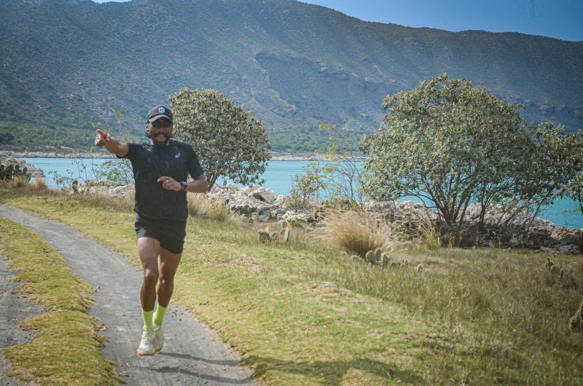 - ᴄóᴍᴏ ᴅɪsғʀᴜᴛᴏ ʟᴏs ᴅíᴀs ᴅɪғíᴄɪʟᴇs.
🏃🏾⏰🏊🏾🥊
🍀Un sueño/logro no se hace realidad de un día para otro,ni por arte de magia. Se necesita: 
Deseo,disciplina,determinación,sudor,derrotas,mucho pero mucho trabajo duro con un toque al gusto de alegría y diversión🍀 CGV🙋🏾‍♂️