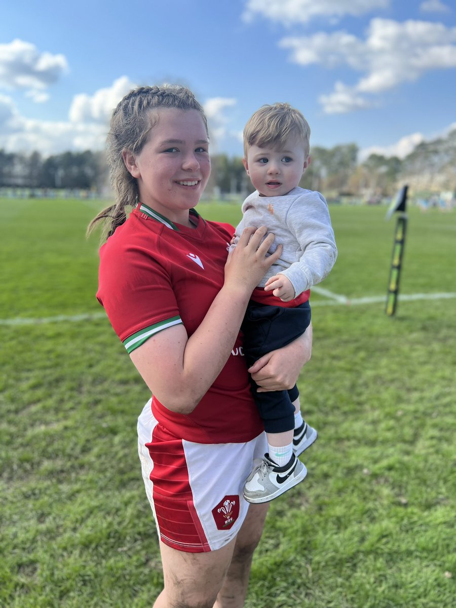 Wales U18s v Ireland U18s today. What a game, and so nice to see such great support and atmosphere amongst all the nations. 
Full time score 17-19 to Wales 👌🏽🙌🏽 @WelshRugbyUnion #HerStory #SixNations #SixNations2023
