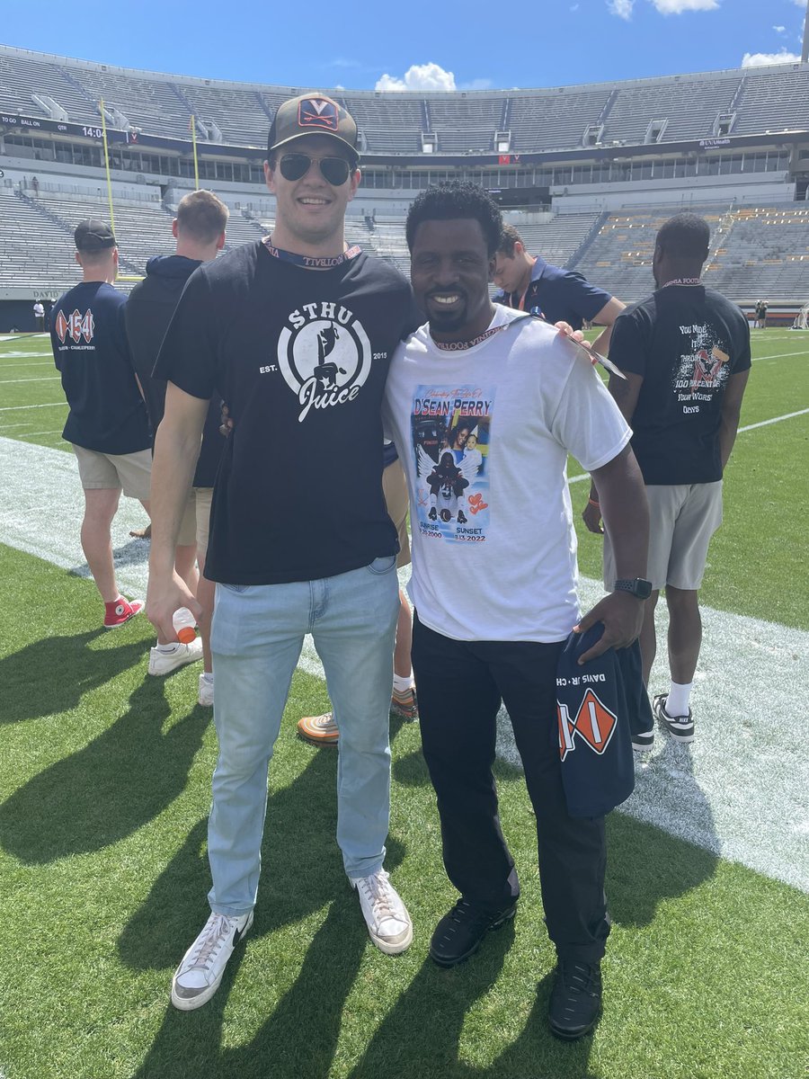 My guy <a href="/tannercowley/">tanner cowley</a> show love to the brand #sthujuice 🔶⚔️🔷 #UVAStrong #GOHoos⚔️