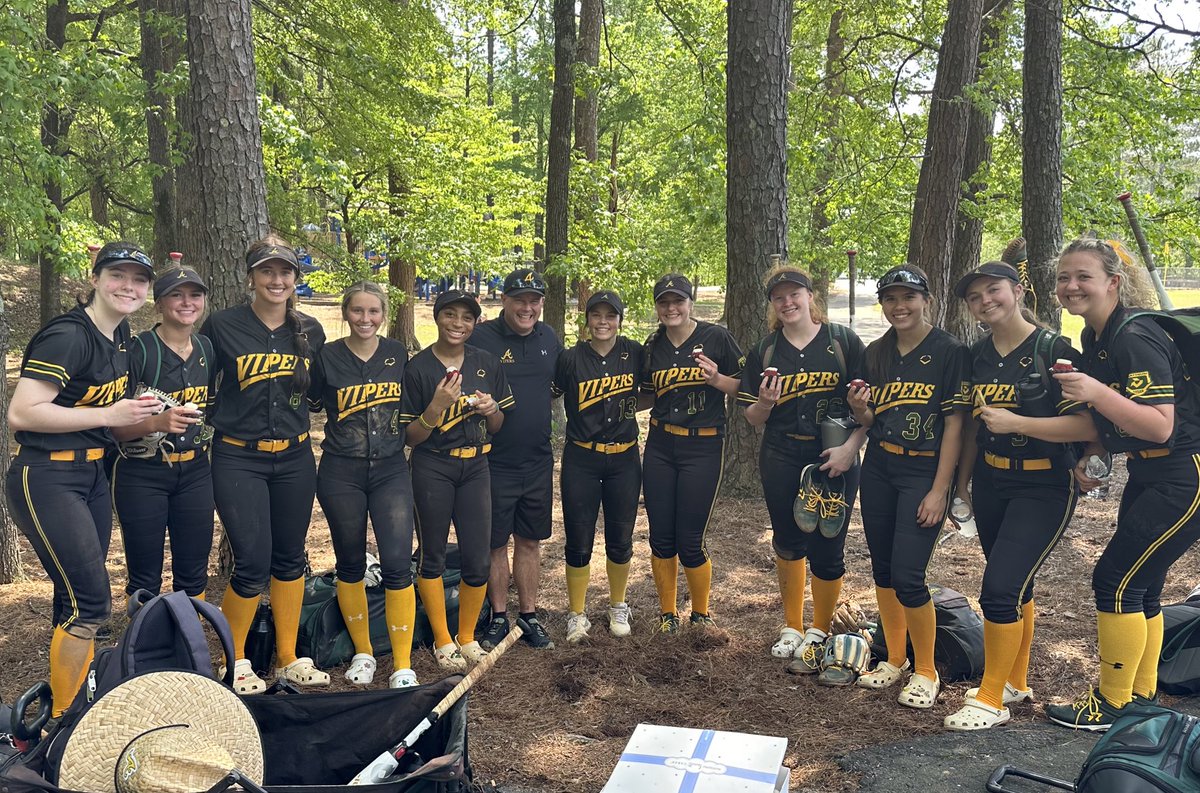 2-0 on the day! <a href="/mac_pavese/">Mac Pavese</a> with the 💣 to lead us off in Game 1 &amp; <a href="/2025Charlotte/">Charlotte Smith</a> &amp; <a href="/MayeMaryn/">Maryn Maye</a>  combine for a no hitter in Game 2. Post game bonding to celebrate Coach <a href="/mikekharris15/">mikekharris15</a>’s birthday! We’re back at it tomorrow AM at 9:45am for our final pool game. Bracket play follows.