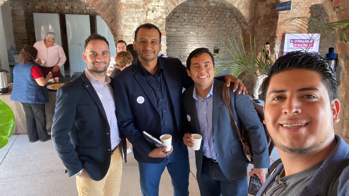 Integrantes del Colectivo Kybernus Gto en el “Foro Sumando más por México” de <a href="/vamosmexicoac1/">Vamos México</a> #sumandomaspormexico #TuLiderazgoImporta
#SoyKybernus
#KybernusGto #kybernus2023