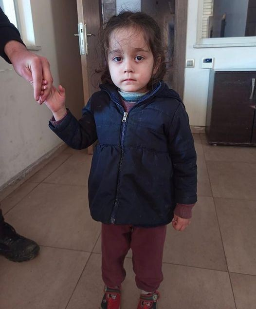 Sümeyye'nin ailesini arıyoruz.
Yayın bunu lütfen.😢😢😢