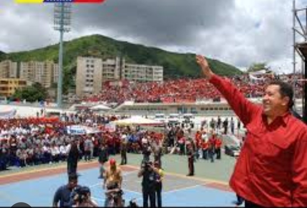 cubacolabora's tweet photo. La Venezuela de Bolívar, Chávez y Maduro, sabe que puede contar con los héroes de batas blancas de #Cuba.
#20AniversarioBarrioAdentro
#CubaPorLaVida
#60AñosSalvandoVidas
#CubaCoopera
@cubacolabora 
@cubacooperaven
@MagaGutierrezV
@japortalmiranda
@JosAnto54744901 https://t.co/xFk7SOYqcW