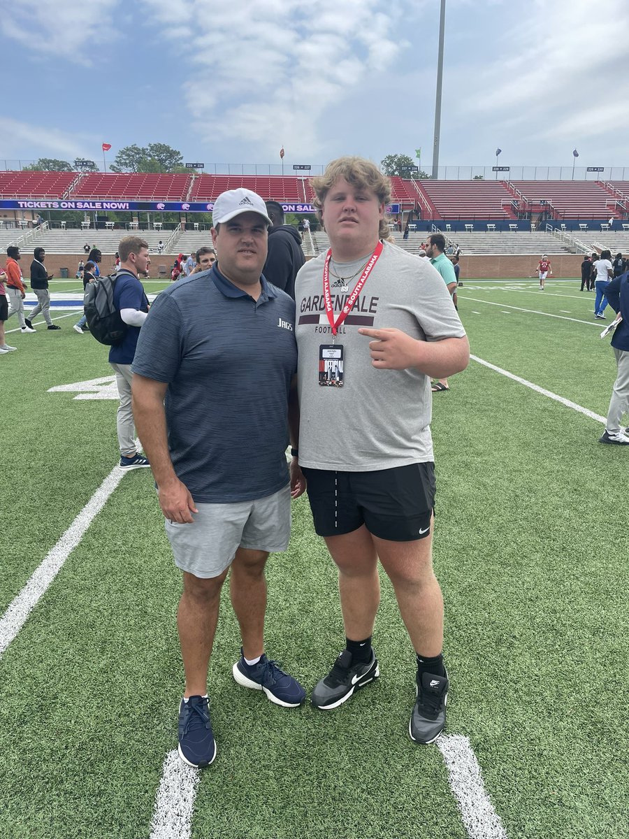 LawsonHughes1's tweet photo. Had a great time at South Alabama today. Looking forward to coming back soon.
@CoachAdamMann @CoachGSteele @CoachL__ @SouthAlabamaFB @GdaleHSFootball https://t.co/CMmJGHObKX