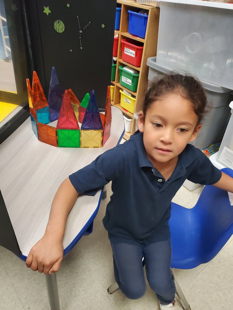 LitEaglesMaker's tweet photo. Collaborative class having some engaging fun in MakerSpace today. https://t.co/prwguLliEi