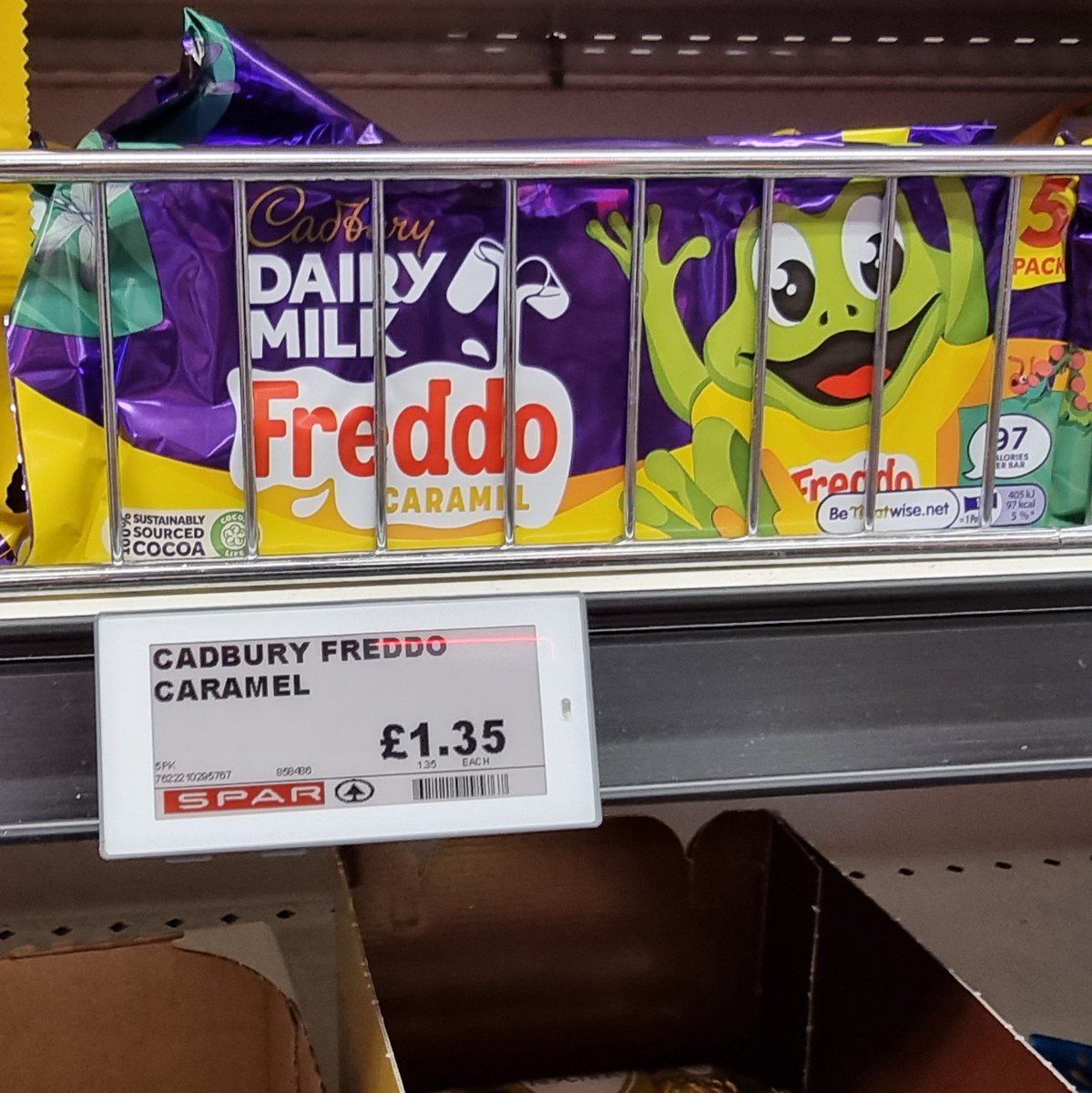 QueenieandBlue's tweet photo. I thought multipacks were suppose to save you money? ๐ค #freddos https://t.co/a2tW25Kr8E