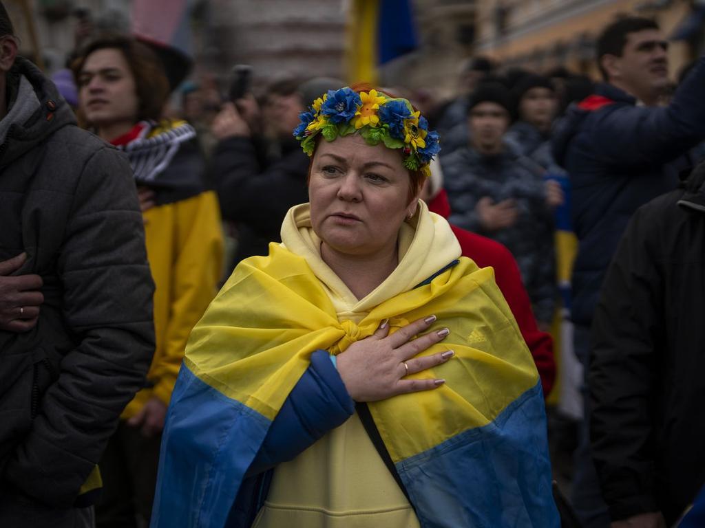 anno1540's tweet photo. Good Night #Ukraine
Wish a calm night to #HeroesOfUkraine
#UkraineWillWin 
#Evilrussia
#Stupidoputine
#freedom 
#humanity
#Franternity 
#Brotherhood 
Slava Ukraine https://t.co/VQR0I50eH8
