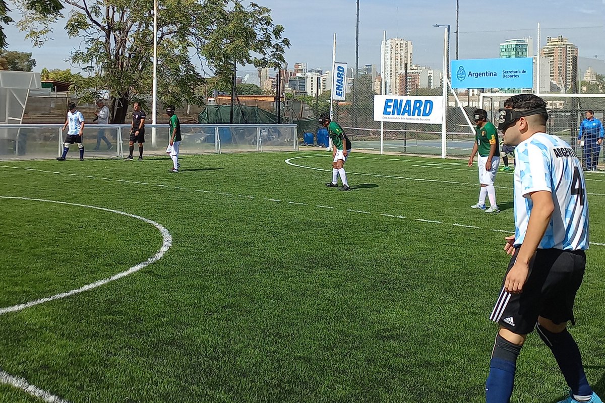 fggalarraga's tweet photo. ⚽️| Durante el mediodía de hoy asistí como espectador a un partido de lujo que se disputó entre Los Murciélagos y la Selección de Bolivia, en el marco de la N° 5 #CopaTango de fútbol para #ciegos en el CeNaRD. 🏆 🇦🇷 🇧🇴 https://t.co/TA1gOfXXka