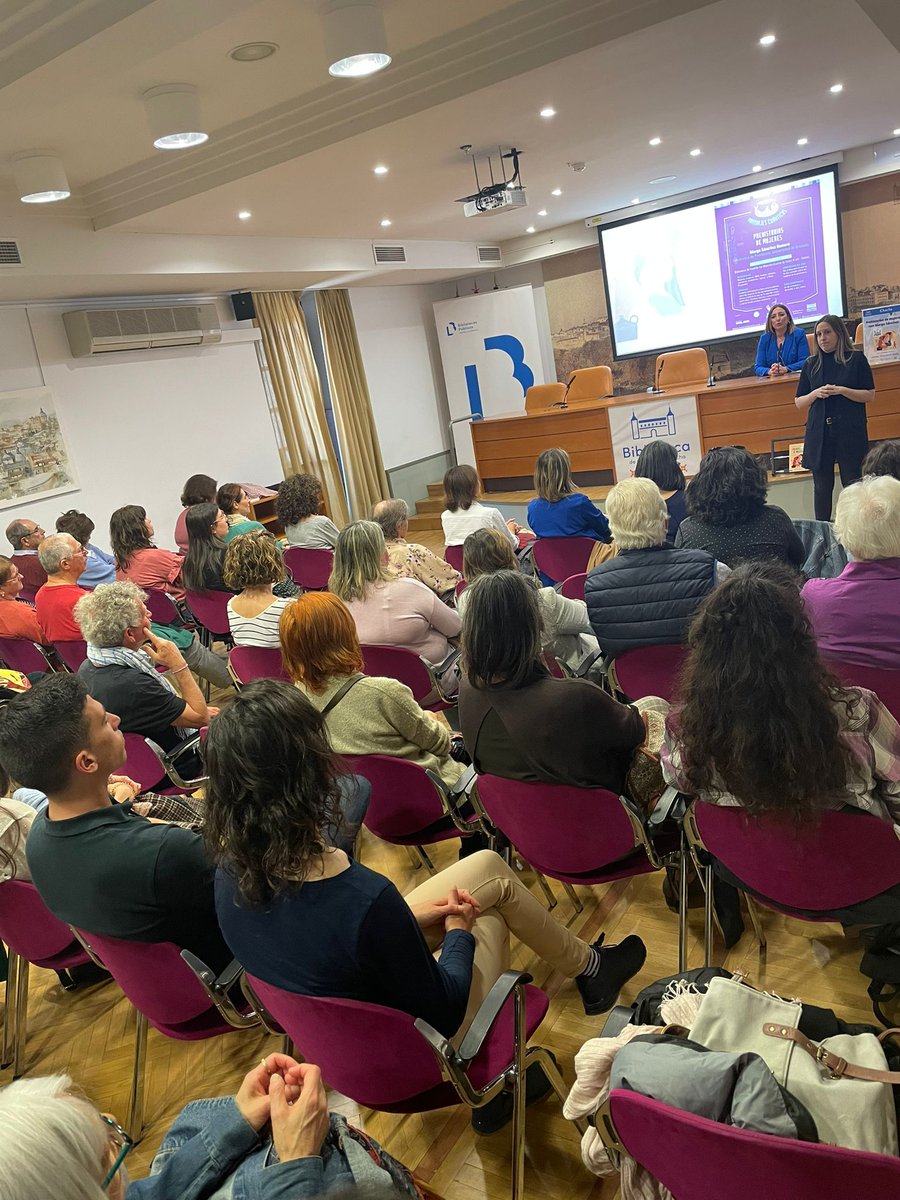 ArqueoInquieta's tweet photo. Recién llegada de Toledo. Una experiencia estupenda participar en #MaridajesCuánticos de @ciencialacarta en su última sesión de este año y en un lugar tan espectacular como la @biblioclm. Gracias al equipo por cuidarme tan bien a mí y a estas mujeres @eddestino @planetadelibros https://t.co/rD9wEO4URZ