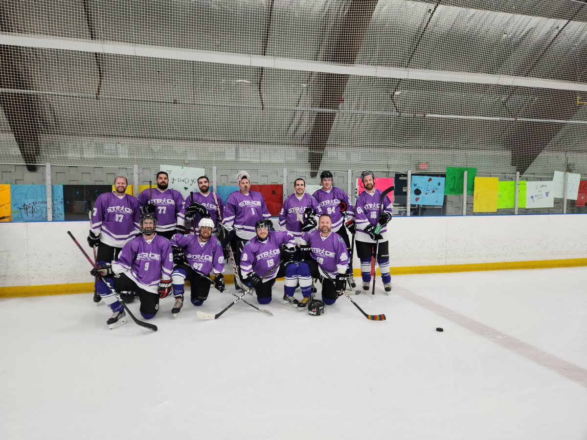 ChuckBailey84's tweet photo. Couldn’t be more pleased to represent @StrideRehab in the annual @DadClubLondon hockey classic. A great group of dads paving the way for a better community for their children. What a great day! #hockey #dads #toohotforhockey? https://t.co/d4RTyPWpTA