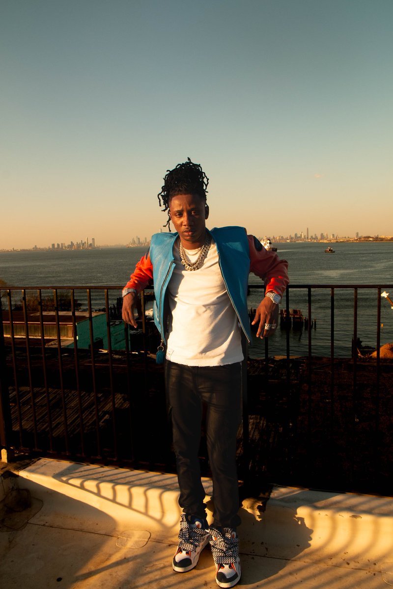 100KTrack tweet media