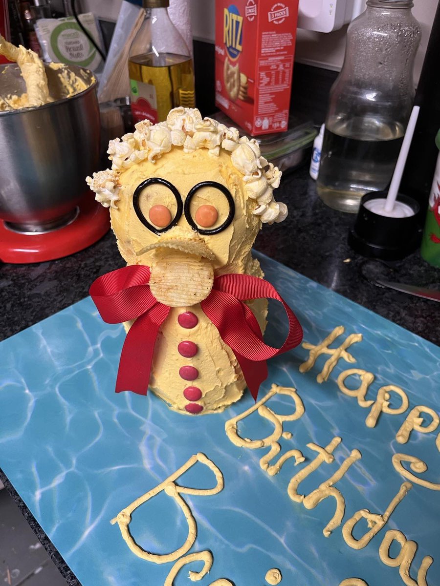 Laurierea93's tweet photo. I made the @WomensWeeklyMag duck cake for my sons second birthday- Iโm actually so proud! #australianwomensweekly #birthdaycakebook #duckcake #Bluey https://t.co/9yBkDqn5uG