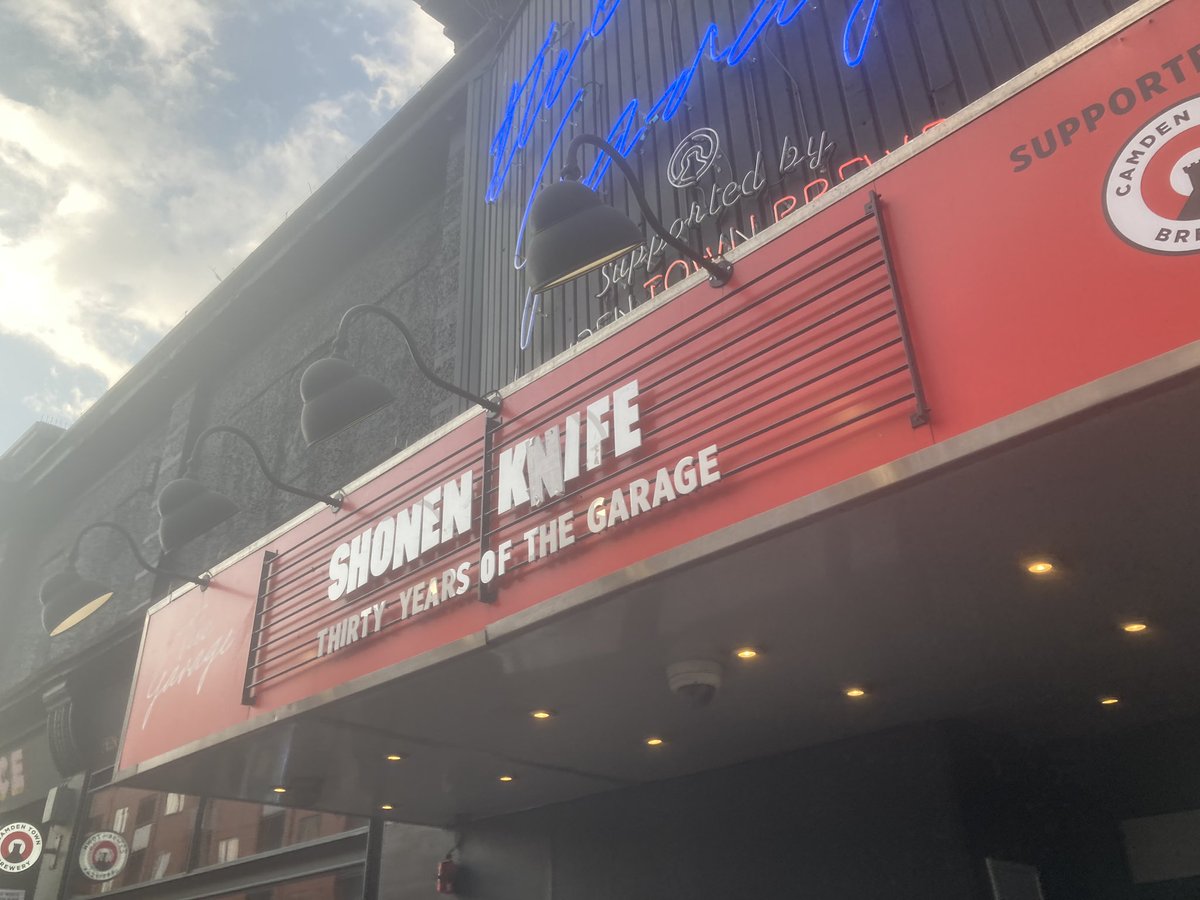 SimonxSmith's tweet photo. Let’s ナイフ! ロンドンの少年ナイフショーを見た。楽しかったです！＃少年ナイフ #shonenknife https://t.co/QXdAaCkIov
