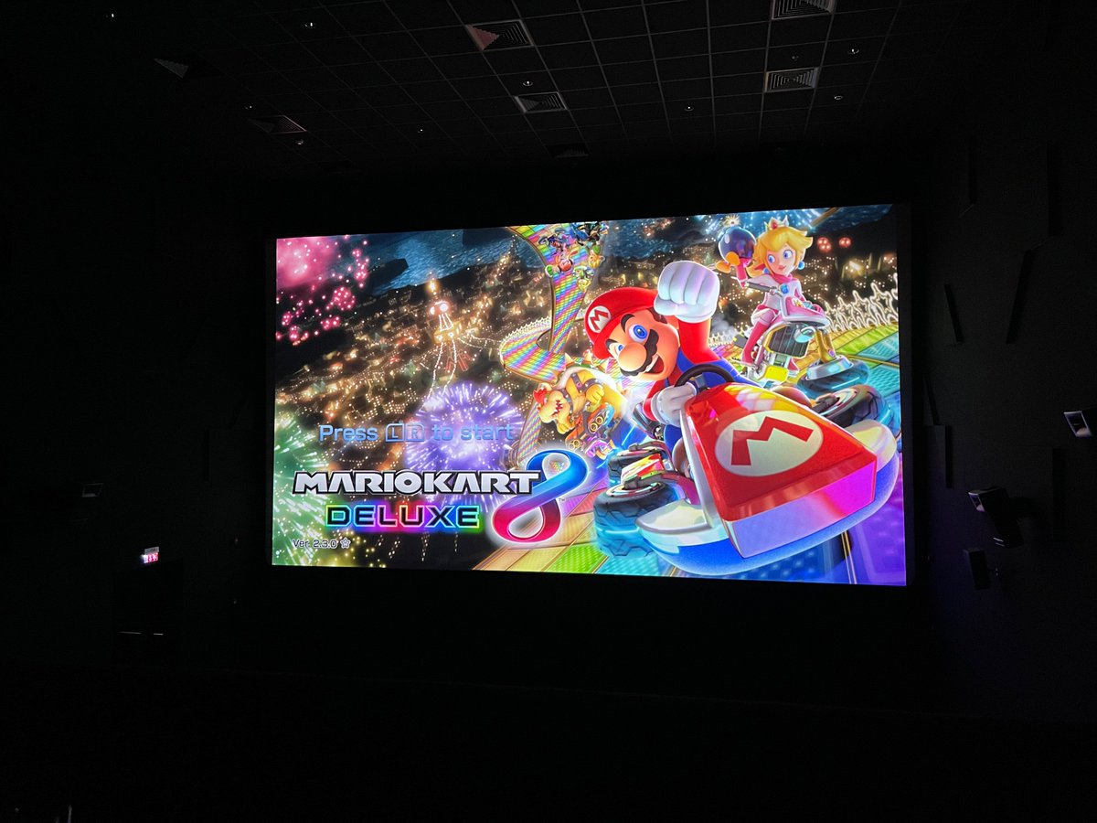 TheGreatZubari's tweet image. Got to play some #SmashBrosUltimate , #MarioKart8Deluxe , #BreakersCollection and #Windjammers2 at the cinema.

Thank you @Cinepolis Bahrain for this cool experience!

cc: @gamebreakbh