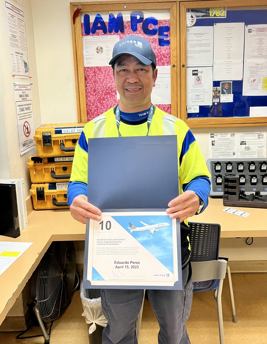 TEAMSJCUA's tweet photo. Happy 10 year Anniversary with United Airlines Eduardo Perez 🙌
Thank You for all you do for us 💙 https://t.co/z6D35nKtOT