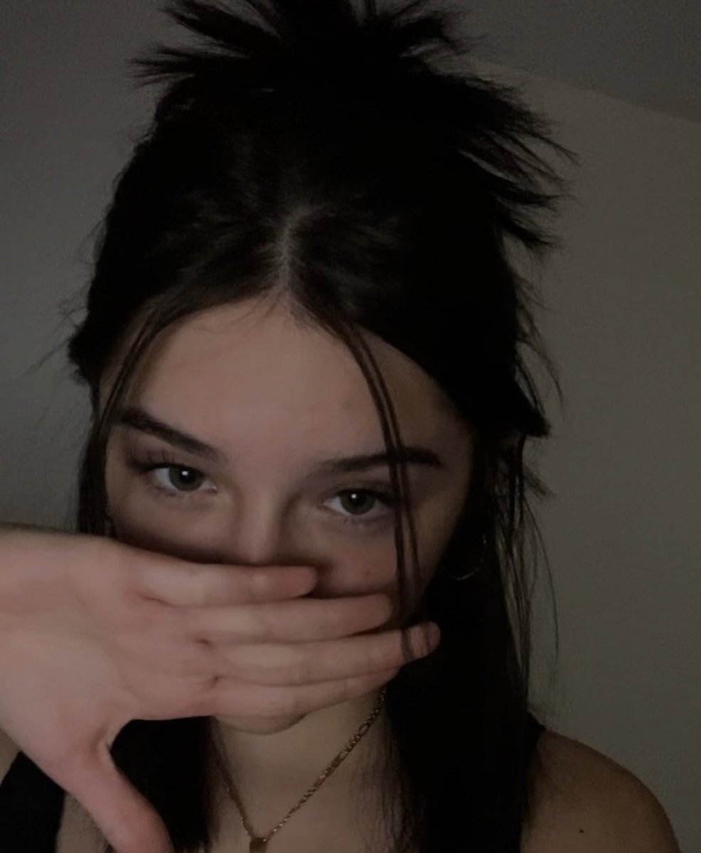 mykaeriddle's tweet photo. my turn because im too hot to not show myself off https://t.co/rMZRdf5C9o