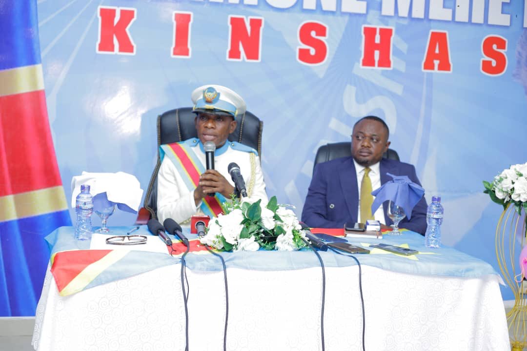 CommuneKinshasa's tweet photo. Me Bienbenu Mbalibi, 20e bourgmestre de la commune de #Kinshasa a présenté son bilan de 100 premiers jours depuis son accession à ce poste https://t.co/SuaW3BN89V
