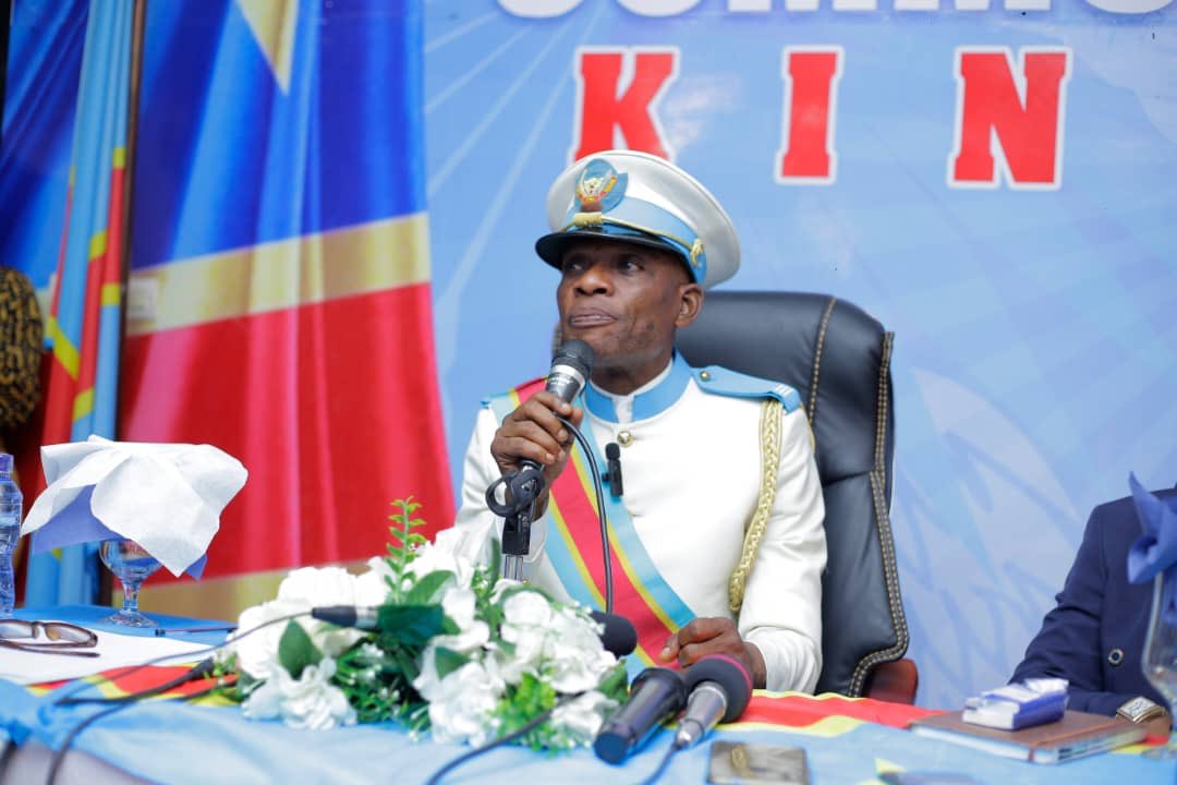 CommuneKinshasa's tweet photo. Me Bienbenu Mbalibi, 20e bourgmestre de la commune de #Kinshasa a présenté son bilan de 100 premiers jours depuis son accession à ce poste https://t.co/SuaW3BN89V