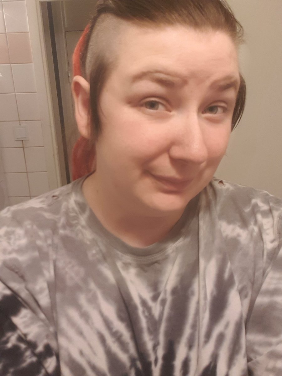 RayneVixen's tweet photo. Alt hair ive been looking at for awhile finally cut it to match. Not 100 percent sure im pulling it off :) #twitch #alternativegirl #haircut #gamergirl https://t.co/W0GztABool