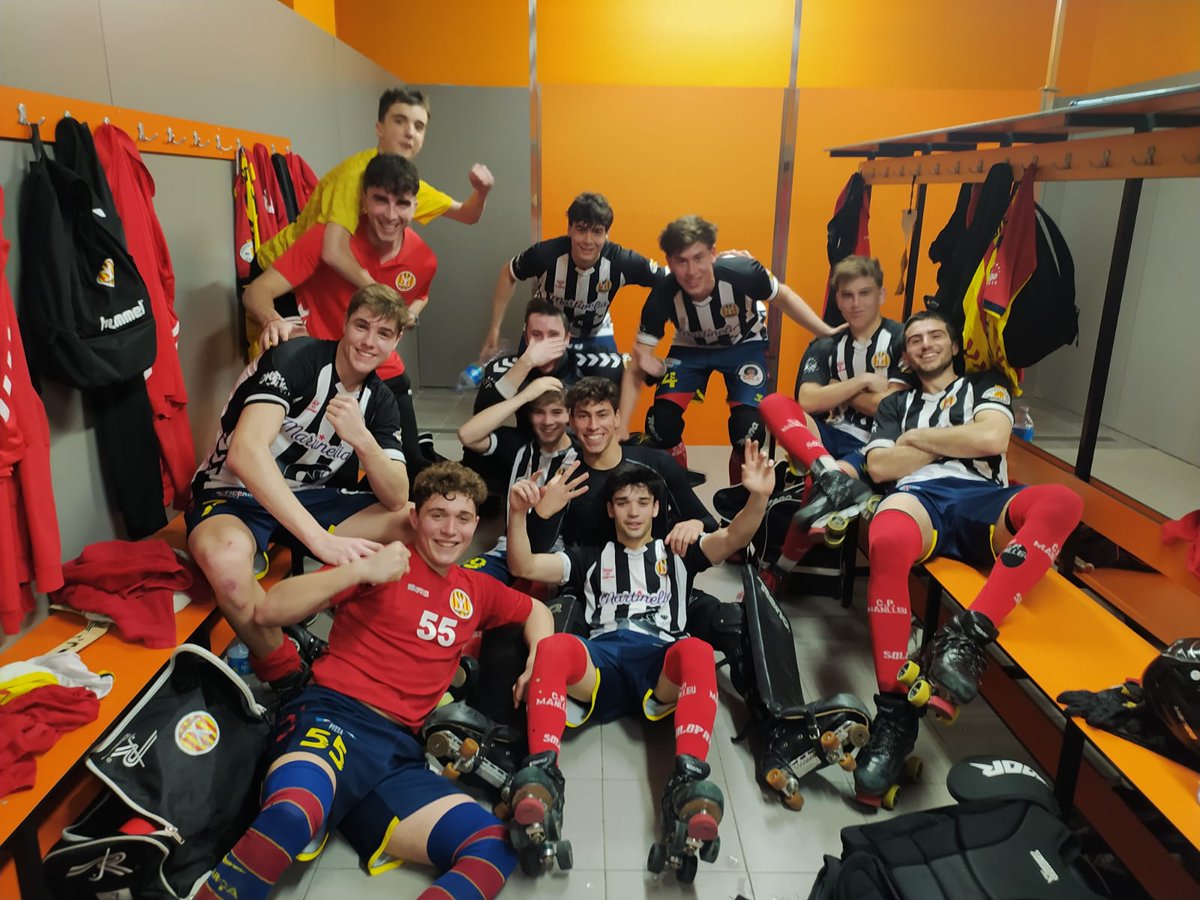 Victòria en una nova jornada de la OKLliga Plata!

Mooooolt grans!

Apunt per la recta final!

Non Stop!

#clubpatimanlleu #martineliaclubpatimanlleu #hoqueimanlleu #hoqueipatins #hoquei #hockeypatines #hockey #manlleu #okpatins #oklliga #okliga #manlleuhoquei