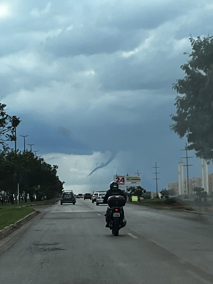 jaireko_'s tweet image. Até tornado nós tivemos hoje, no DF. Vcs viram? #df2