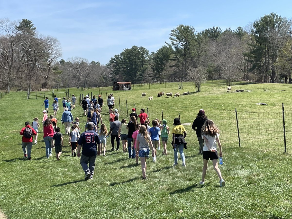MiLABmiddleboro's tweet photo. 4th and 5th grade classes visit The Soule Farm in Middleborough #farming #education #innovation @MiddleboroughPS https://t.co/76ED9B3OLa