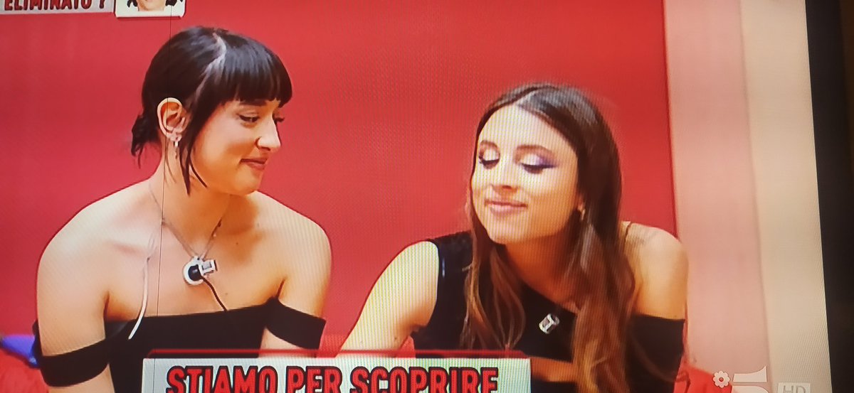 _JUVale_'s tweet photo. un fiume di lacrime. #amici22 #amici #federica #angelina https://t.co/C6Rx37kSgR