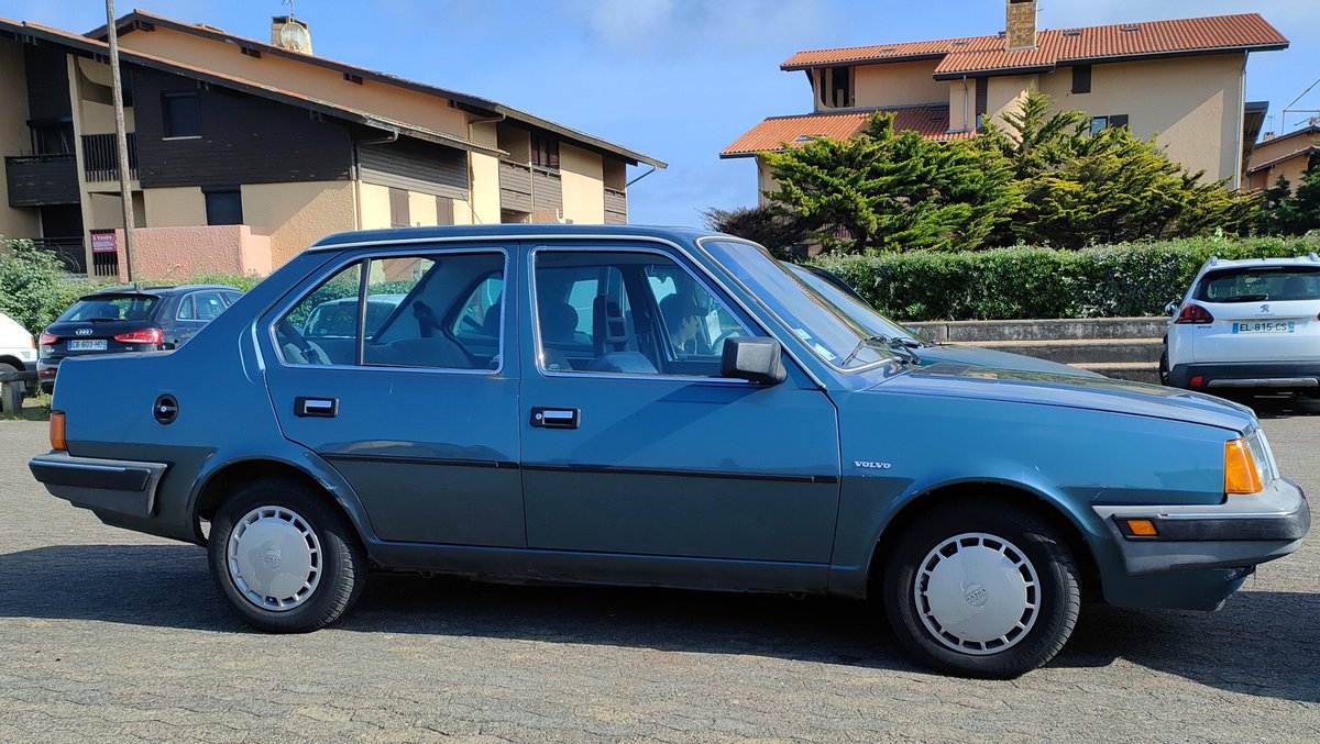 JouMike's tweet photo. #Seignosse #Volvo #Volvo360 #classiccar https://t.co/1pcpRWxYmi
