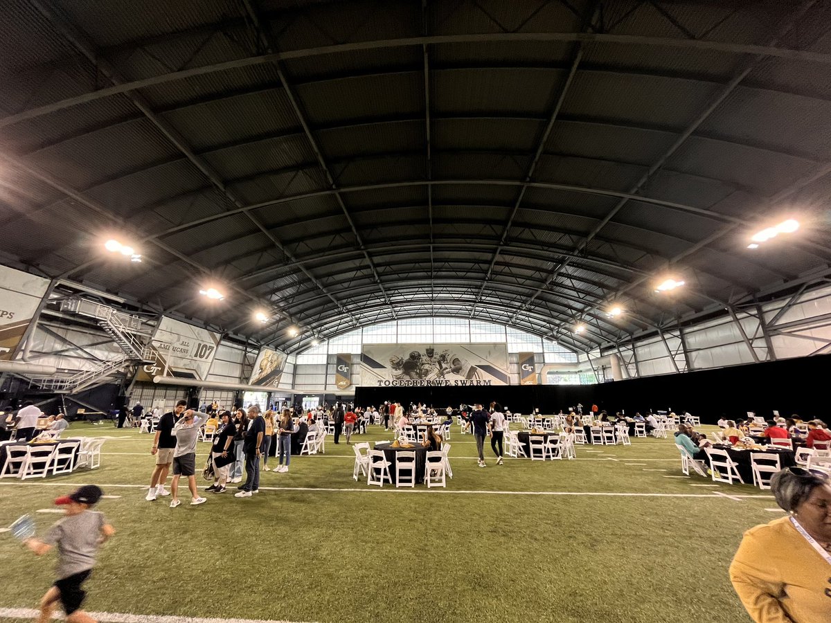 TCWashington_27's tweet photo. Had a great time at the Georgia Tech spring game!! Thanks for the invite @coach_norv -@TheCoachCassidy @RecruitGeorgia @ncsa @hhshoyafootball @hoyafbrecruit @coachdickmann https://t.co/O0Bq9oh5U9