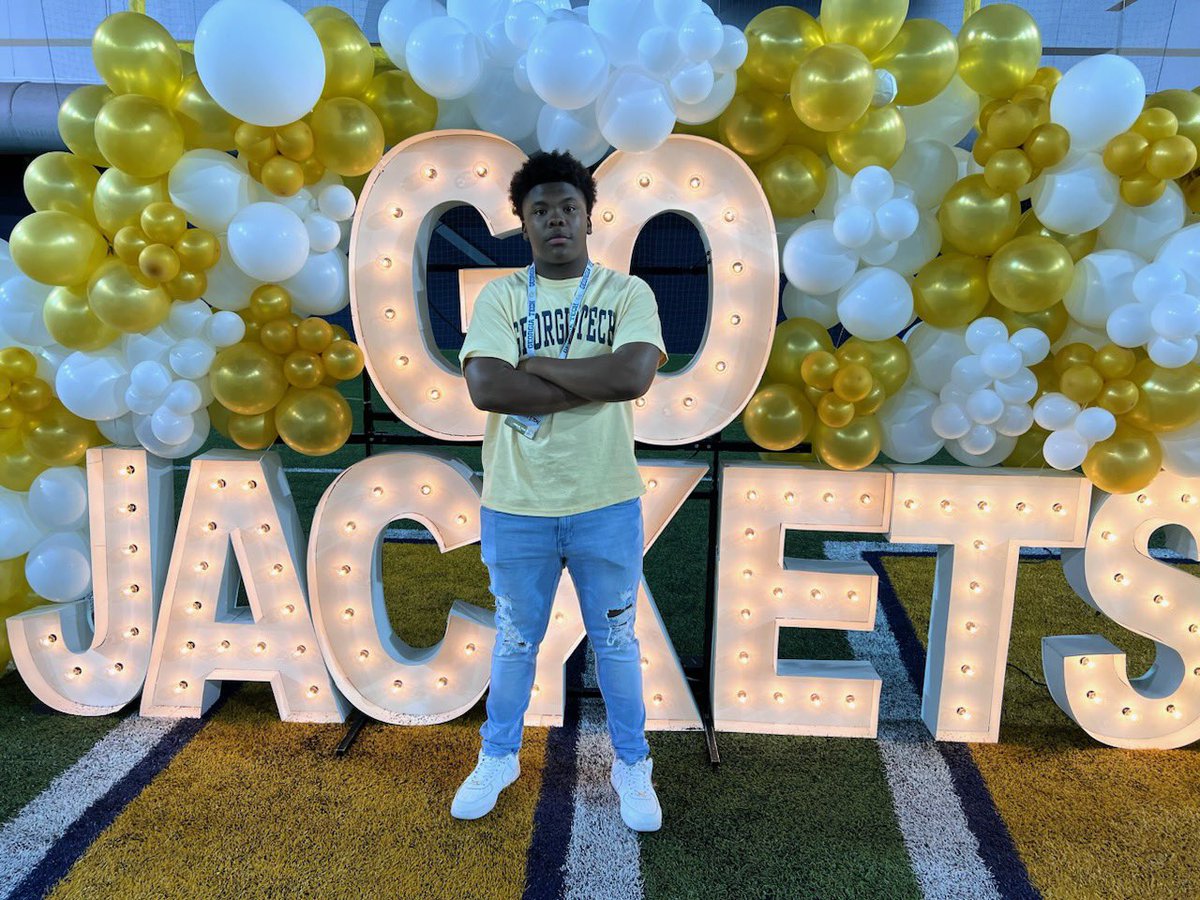 TCWashington_27's tweet photo. Had a great time at the Georgia Tech spring game!! Thanks for the invite @coach_norv -@TheCoachCassidy @RecruitGeorgia @ncsa @hhshoyafootball @hoyafbrecruit @coachdickmann https://t.co/O0Bq9oh5U9