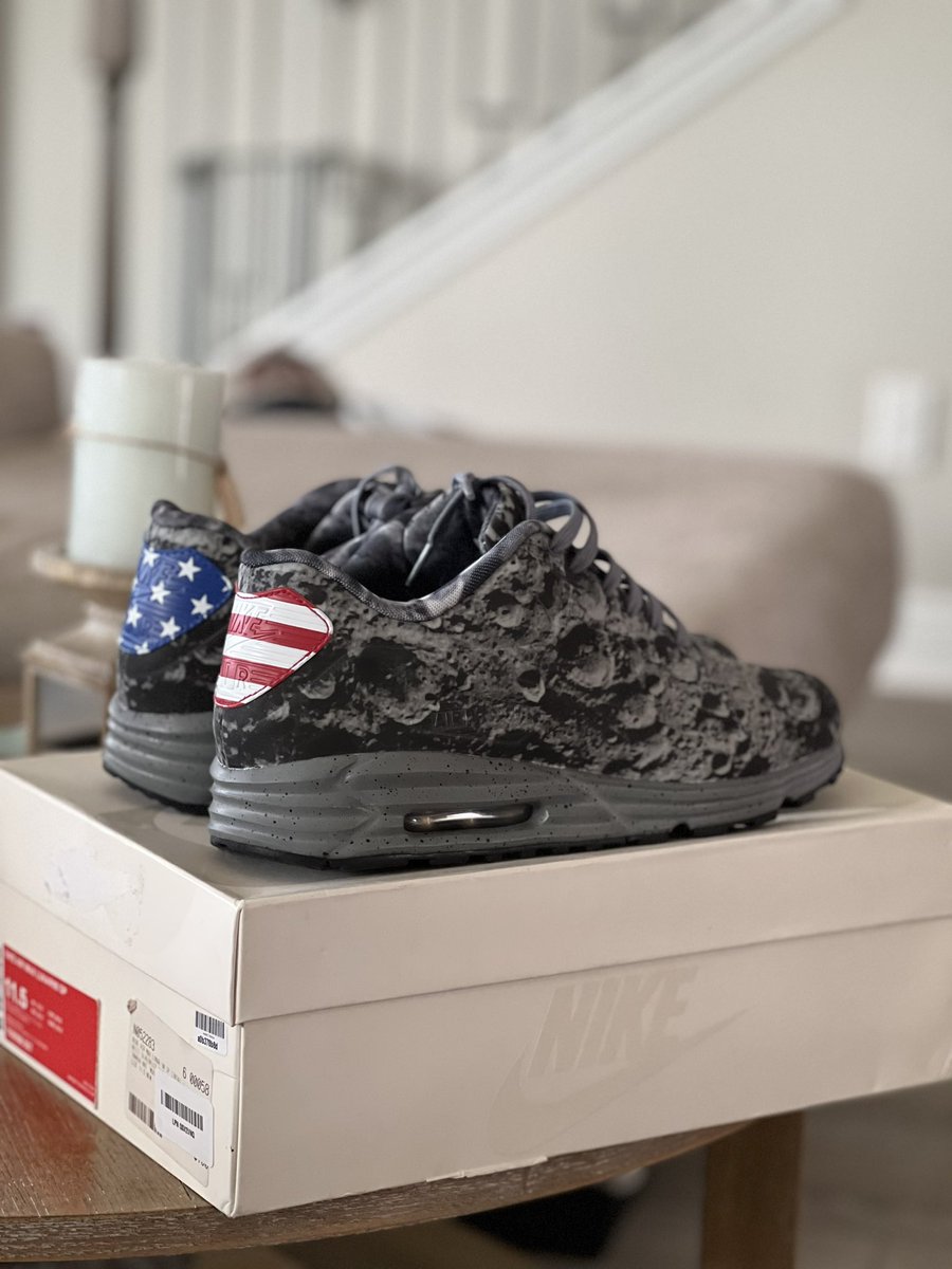 BigMacsKickz's tweet photo. Mail call!!! Finally back in the collection!! One of my favorite Air Max of all time! #airmax #airmax90 #moonlanding #airmac #grail https://t.co/NZzRv9XCRO