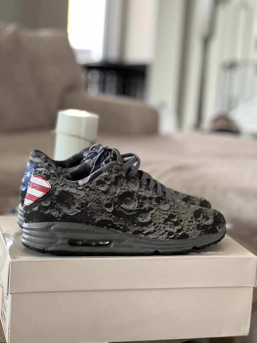 BigMacsKickz's tweet photo. Mail call!!! Finally back in the collection!! One of my favorite Air Max of all time! #airmax #airmax90 #moonlanding #airmac #grail https://t.co/NZzRv9XCRO