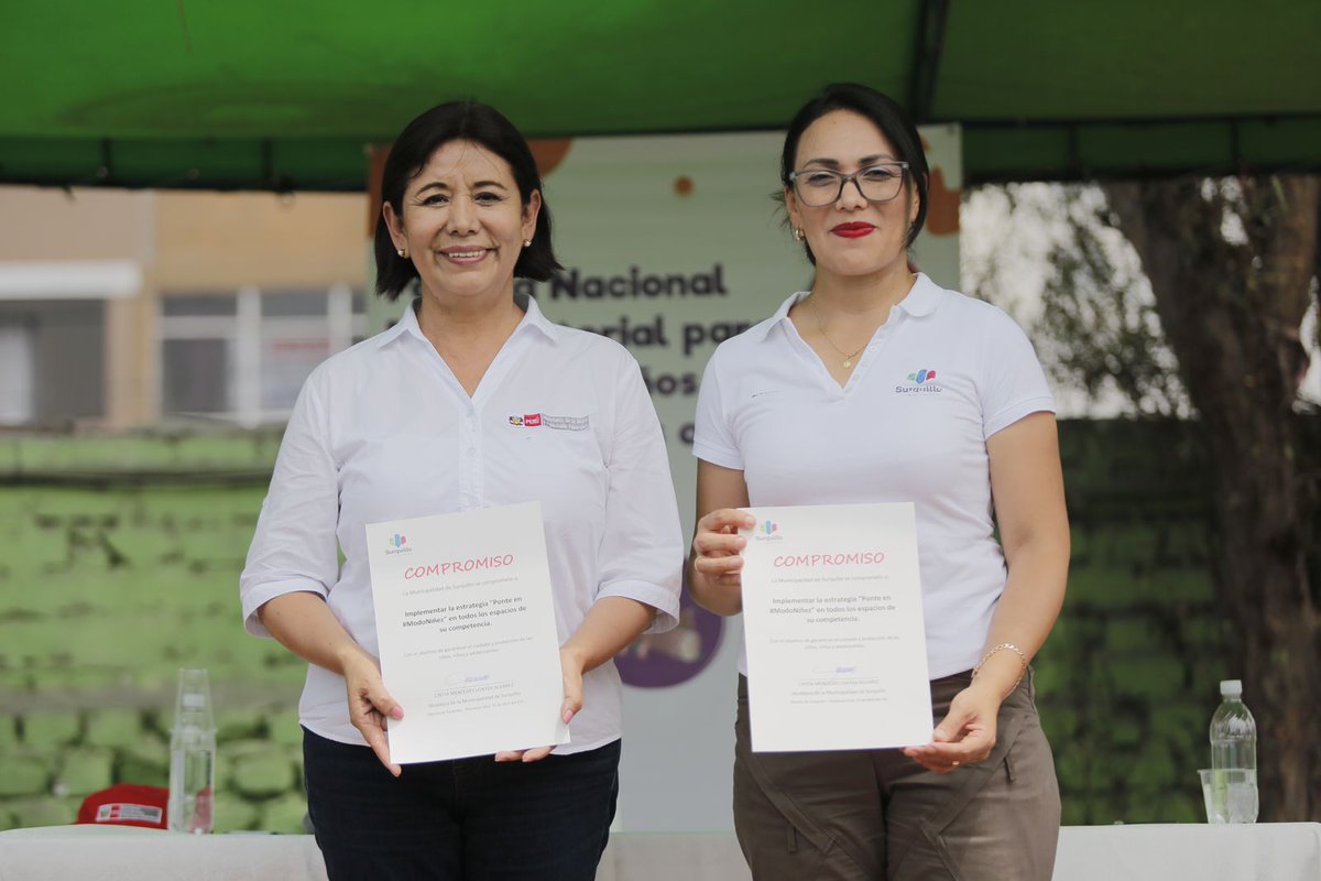 MimpPeru's tweet photo. ✅ ¡Surquillo se pone en #ModoNiñez! La ministra Nancy Tolentino participó en “Encuentro de niñas, niños y adolescentes” y suscribió convenio con la alcaldesa Cinthia Loayza para garantizar espacios públicos seguros para las niñas y niños del distrito. https://t.co/zTUjOgBJy2